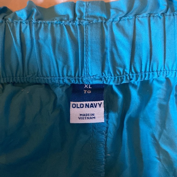 Comfy 100% cotton Old Navy shorts - Picture 2 of 4